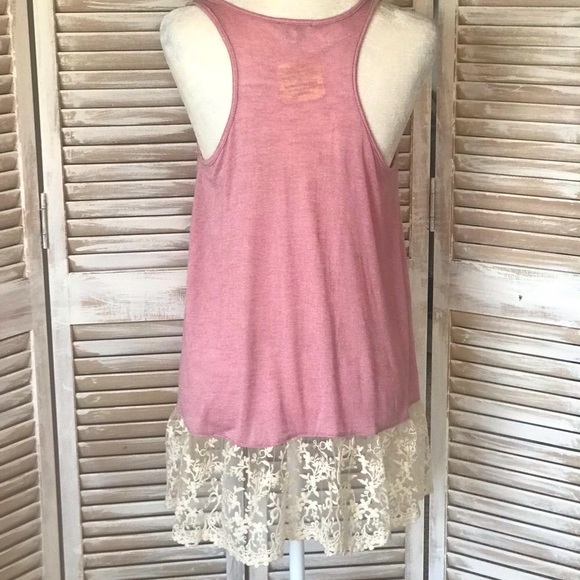 ✴️LAST ONE✴️ SIZE 1X 🌴PINK LONG TANK TOP WITH LACE HEM - Picture 3 of 6